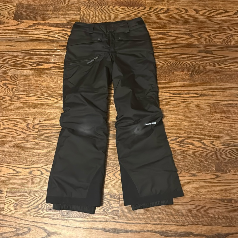 Girls Patagonia ski pants, girls medium